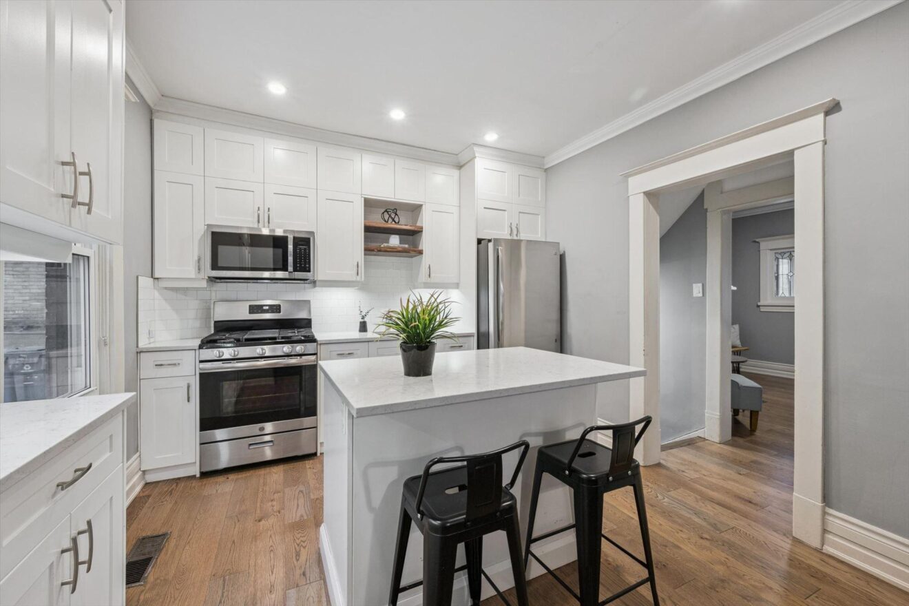 11 Neeve St