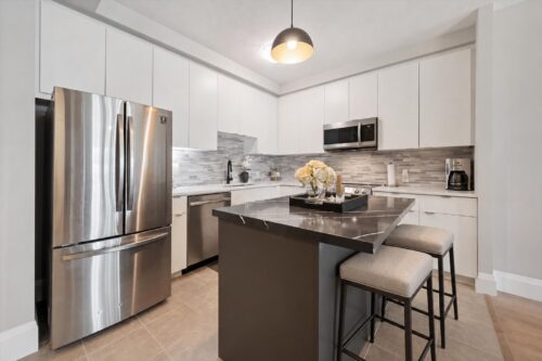 807-73 Arthur St S